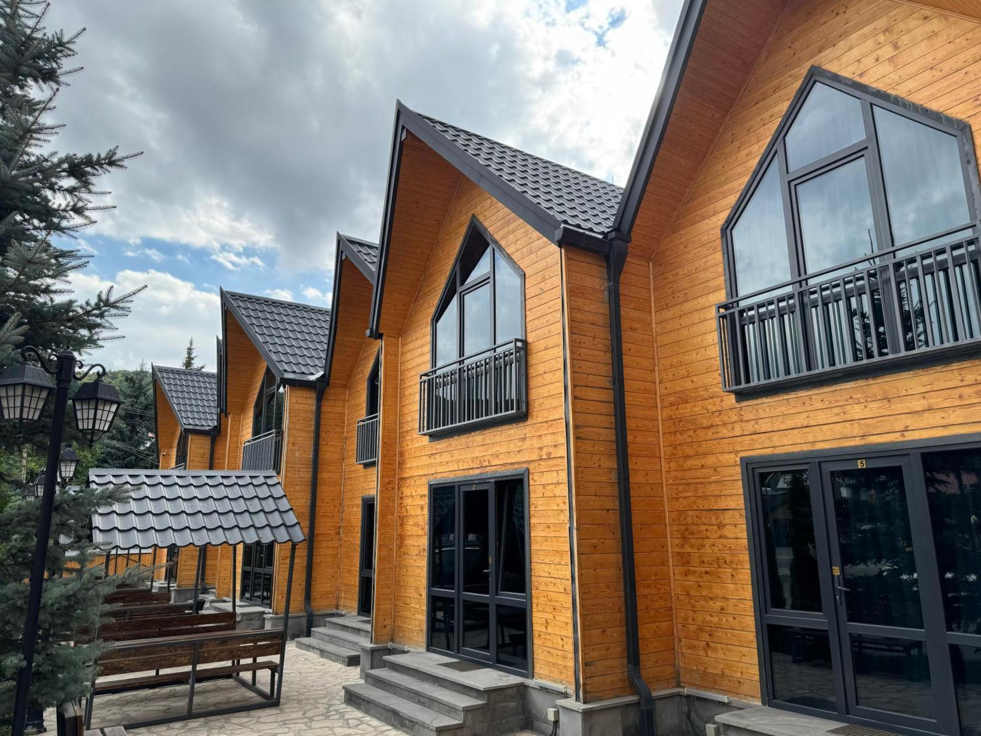 Everest Rest House ツァグカゾール エクステリア 写真