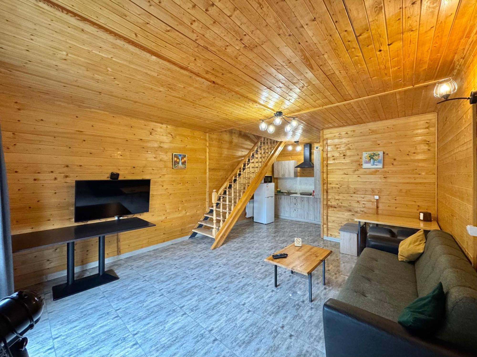 Everest Rest House ツァグカゾール エクステリア 写真